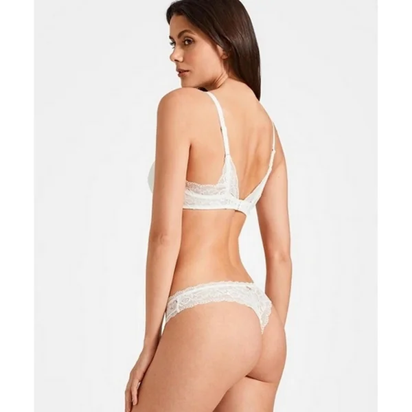 Soutien-gorge plongeant armatures