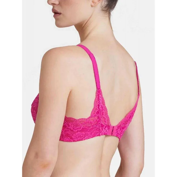 Soutien-gorge plongeant armatures