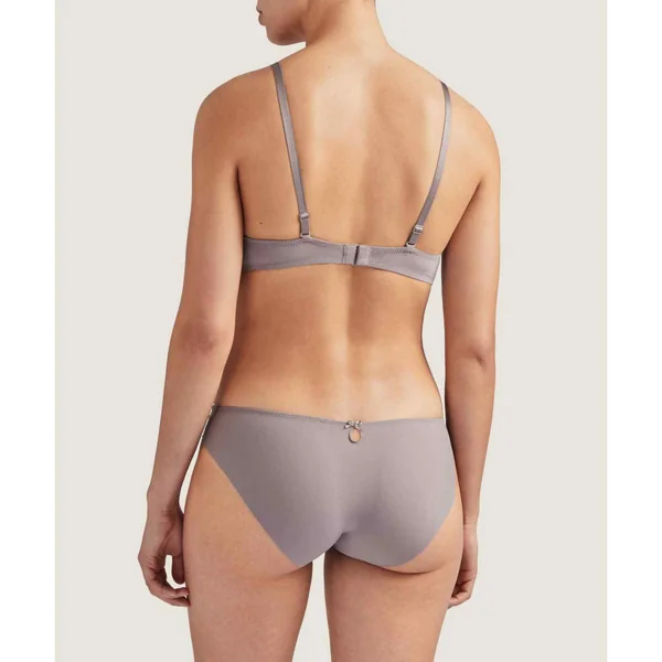 Soutien-gorge plongeant armatures