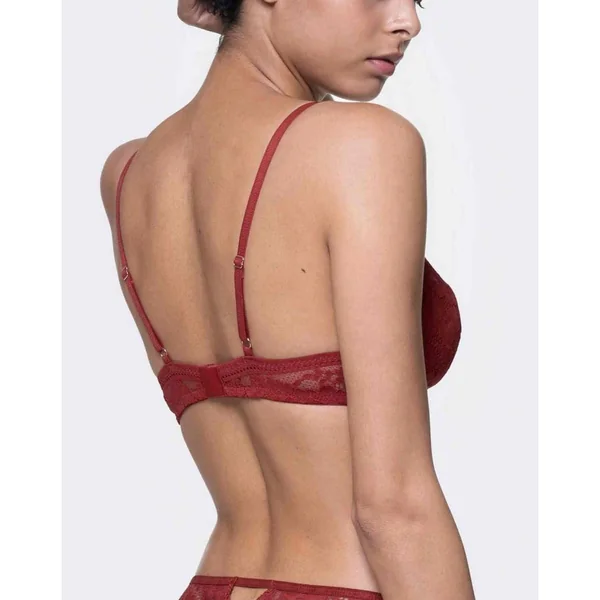 Soutien-gorge plongeant armatures