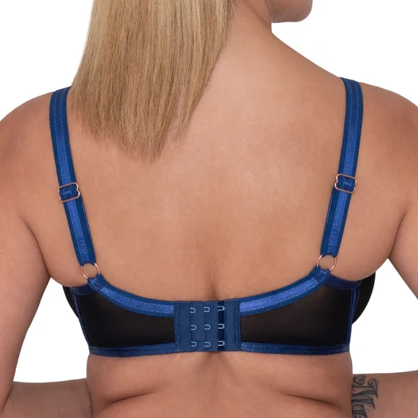 Soutien-gorge plongeant armatures