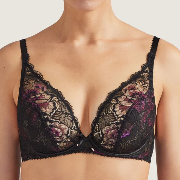 Soutien-gorge triangle plongeant armatures