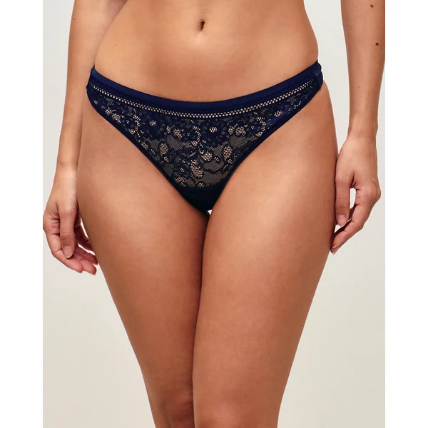 String en dentelle