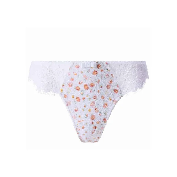 Tanga blanc Défilé Brigitte Bardot