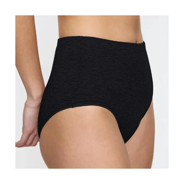 Triomphe Beauty Layers noir slip