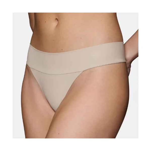 Triomphe Body Make-Up Illusion poudre culotte string