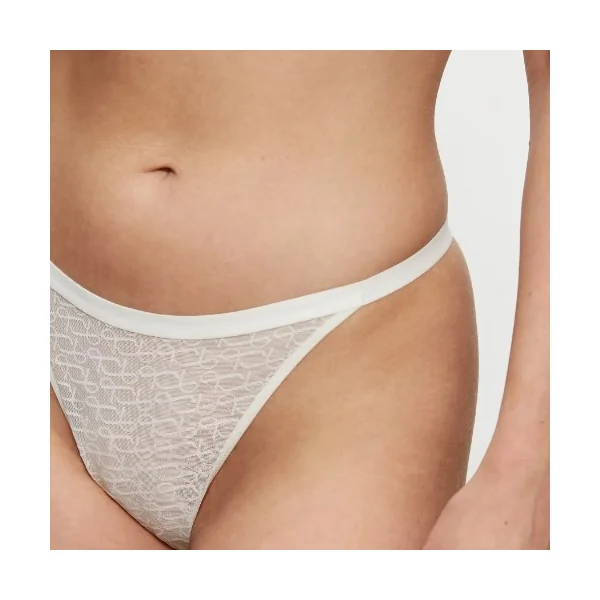 Triomphe Signature Sheer blanc cassé culotte string
