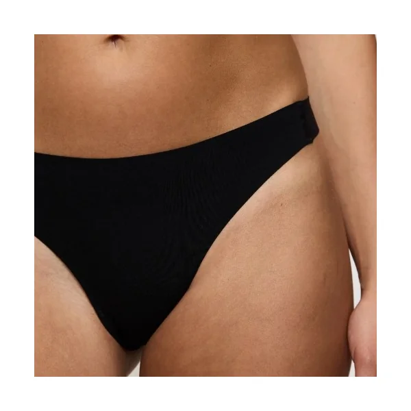Triomphe Smart Invisible noir culotte string