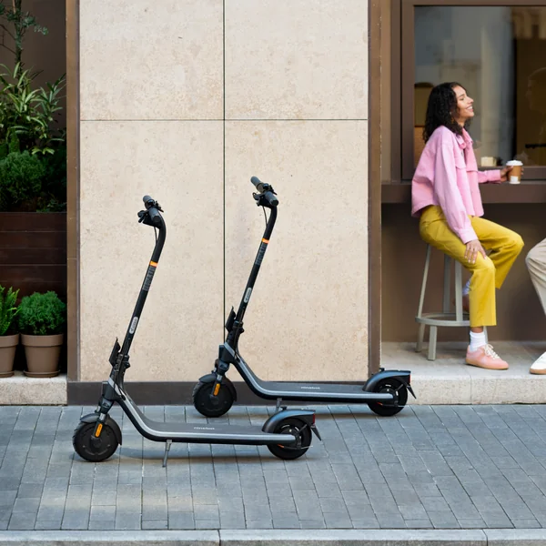 Trottinette électrique ninebot jusqu'à 25km, e2+ v2