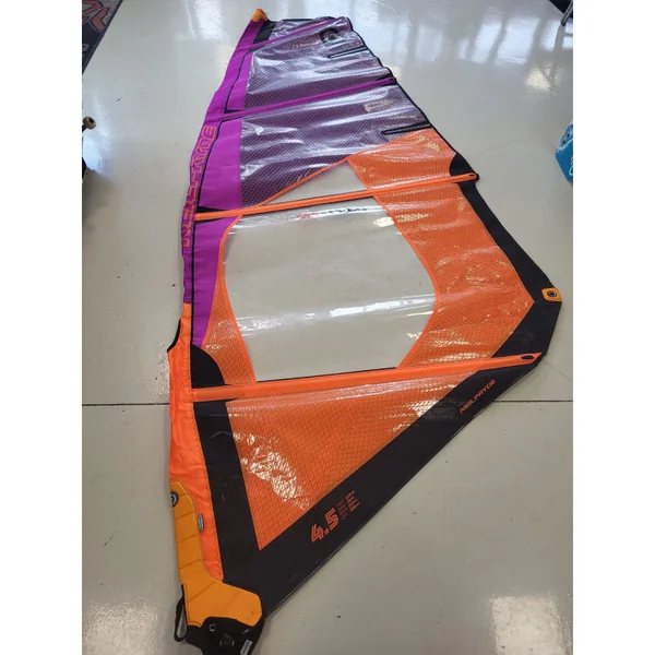 Voile Neilpryde Combat Pro Fuse 2025 4.5m² Occasion C Test Clement