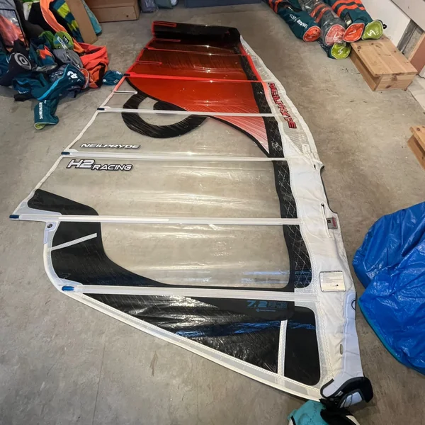 Voile windsurf NEILPRYDE H2 racing 7.2 Occasion C (manque 2 cambers)