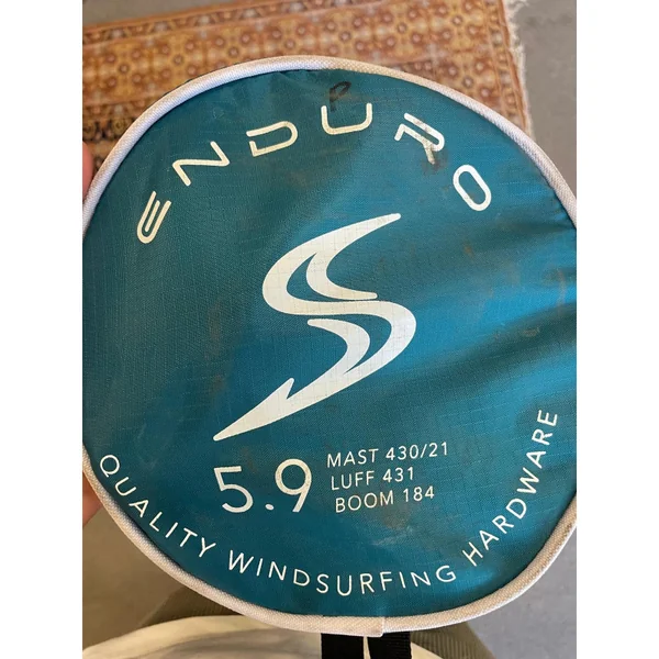Voile windsurf SIMMER STYLE Enduro 5.9 2022 Bleue Occasion C (panneau 1 & 4 réparés)
